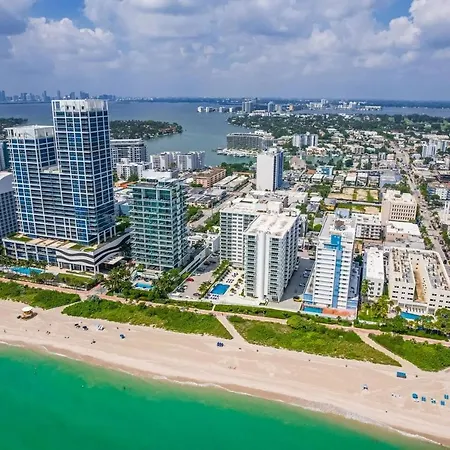 Beachside Oasis, Miami Beach Apt With Parking Included
